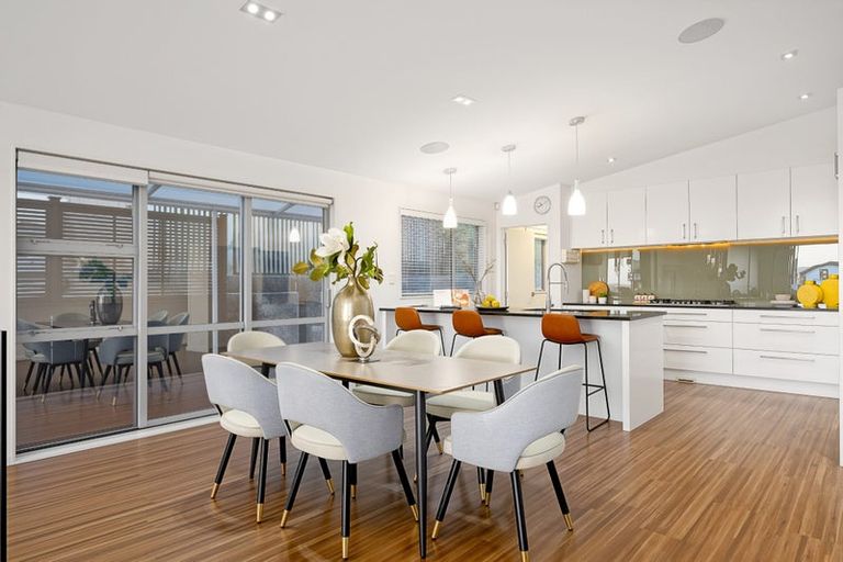 Photo of property in 9 Platinum Rise, Ranui, Auckland, 0612