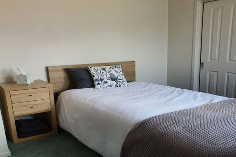 Photo of property in 5 Resolution Place, One Tree Point, 0118