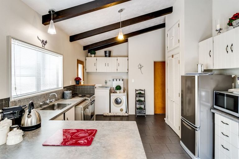 Photo of property in 42c Auckland Road, Greenmeadows, Napier, 4112