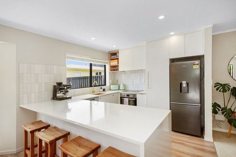 Photo of property in 41b Duncan Street, Tawa, Wellington, 5028