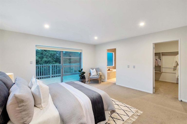 Photo of property in 29 Meteor Place, Schnapper Rock, Auckland, 0632