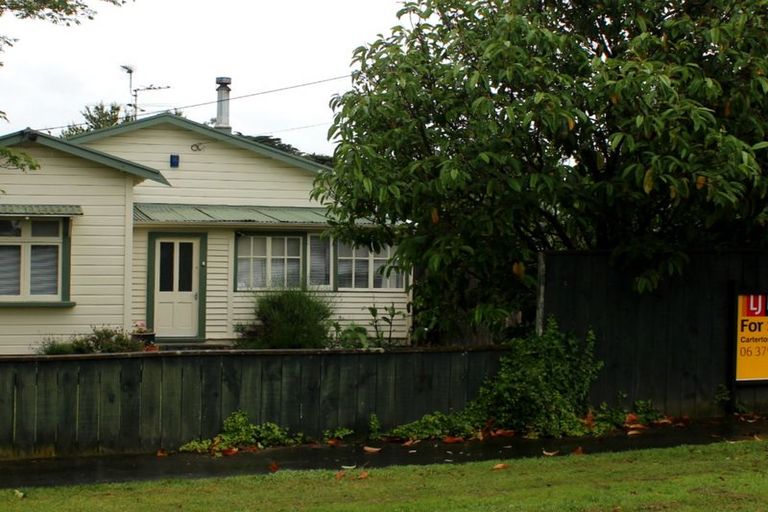 Photo of property in 30 Augustus Street, Carterton, 5713