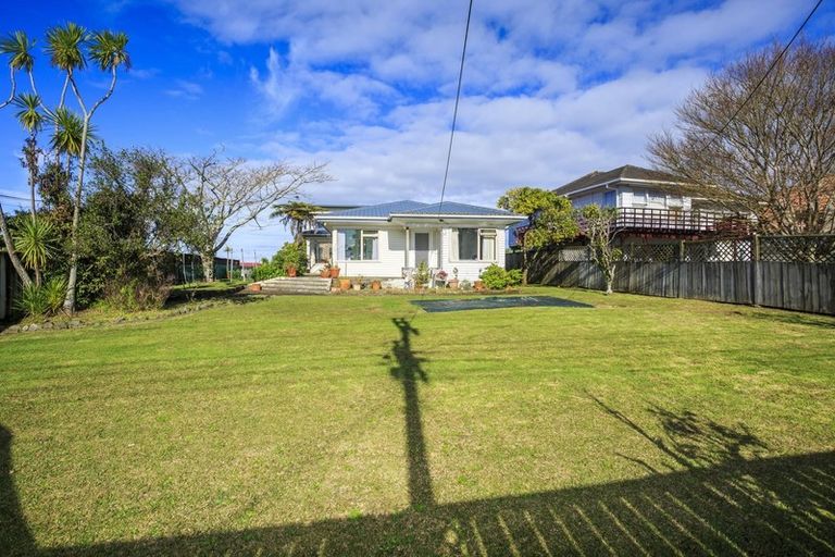 Photo of property in 10 Gull Lane, Mairangi Bay, Auckland, 0630