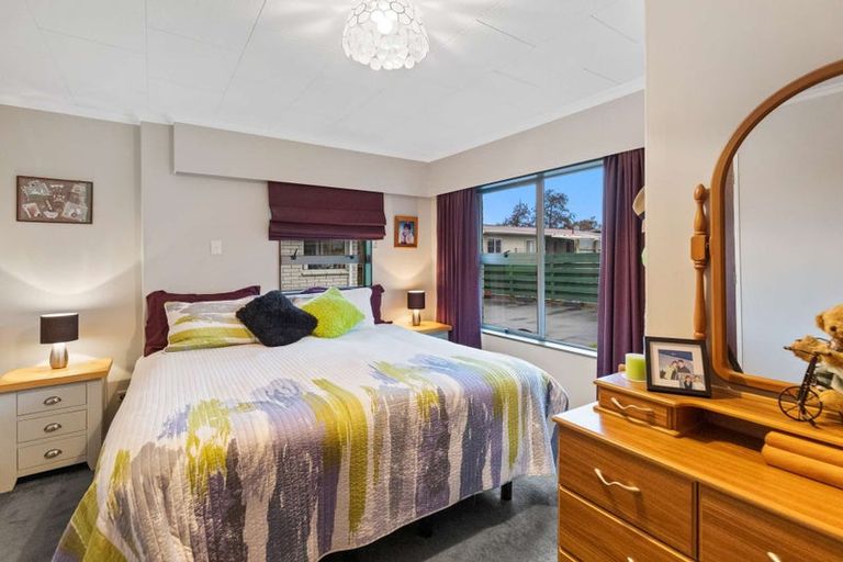 Photo of property in 4 Meadowbrook Drive, Cloverlea, Palmerston North, 4412