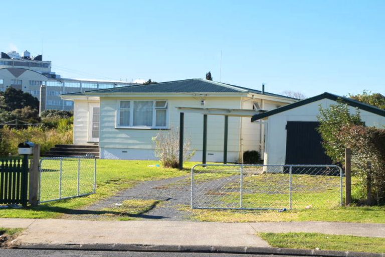 Photo of property in 86 Rosella Road, Mangere East, Auckland, 2024