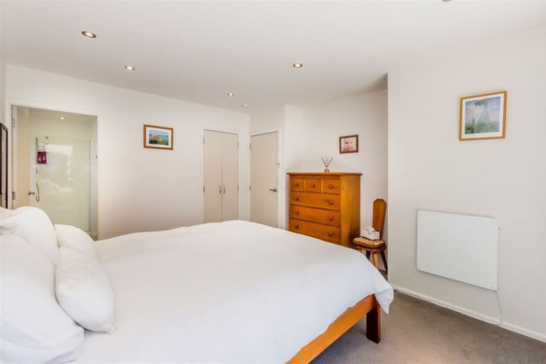 Photo of property in 30 Dell Road, Raumati South, Paraparaumu, 5032