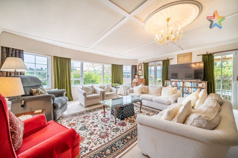 Photo of property in 5 Mokopuna Grove, Stokes Valley, Lower Hutt, 5019