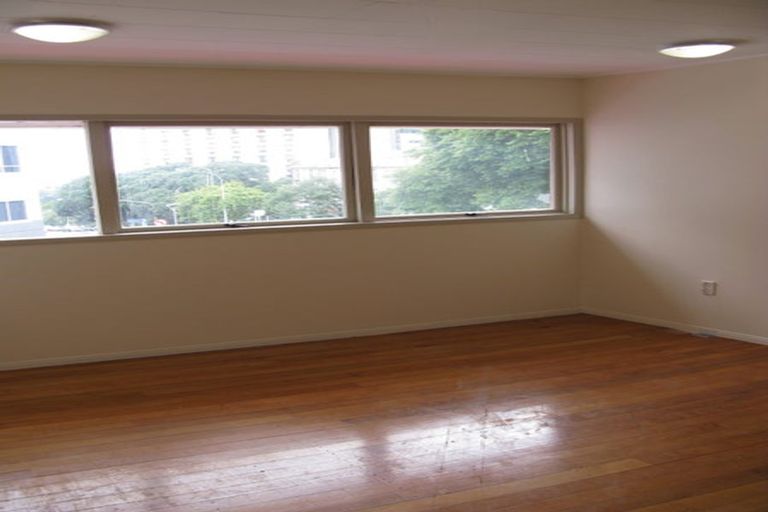 Photo of property in 1/129 Grafton Road, Grafton, Auckland, 1010