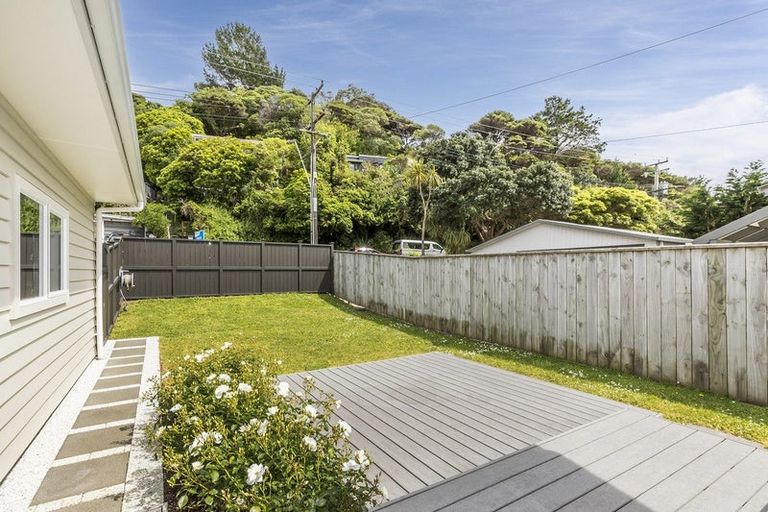 Photo of property in 60 Airlie Road, Plimmerton, Porirua, 5026