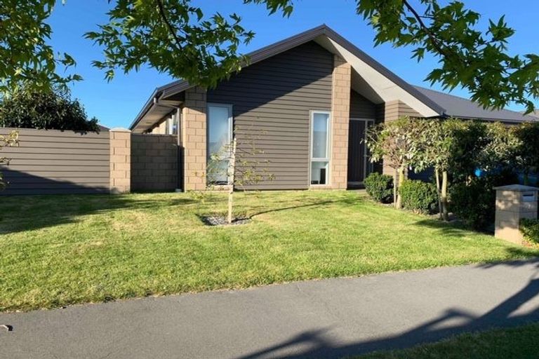 Photo of property in 27 Handley Crescent, Wigram, Christchurch, 8042