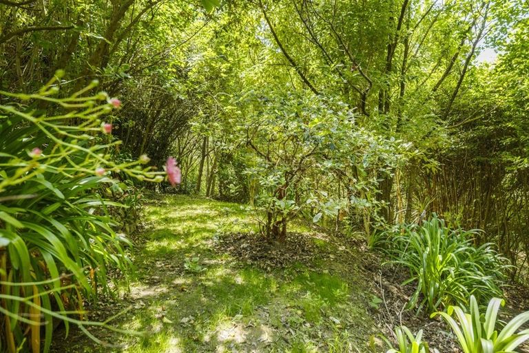 Photo of property in 51 The Strand, Fitzherbert, Palmerston North, 4410