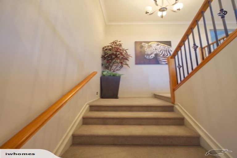 Photo of property in 3 Borneo Drive, Fairview Heights, Auckland, 0632