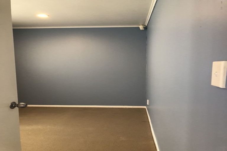 Photo of property in 17 Jamaica Place, Blockhouse Bay, Auckland, 0600