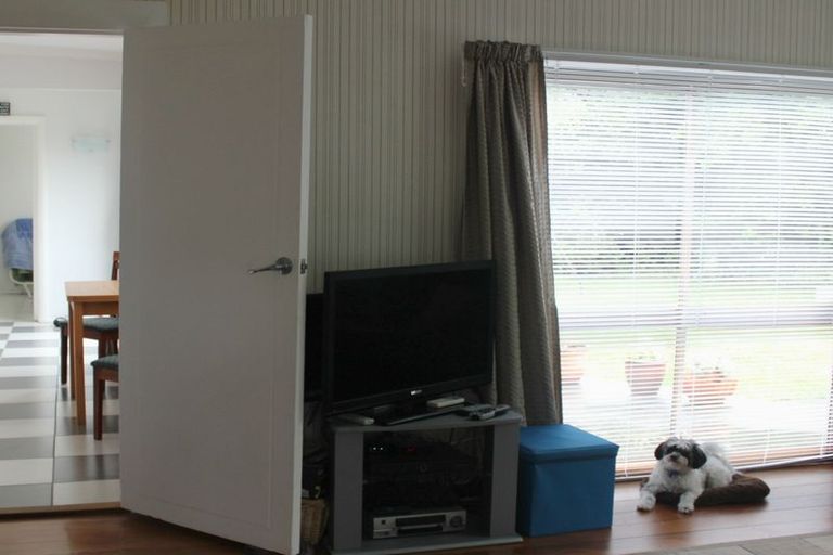 Photo of property in 30 Augustus Street, Carterton, 5713