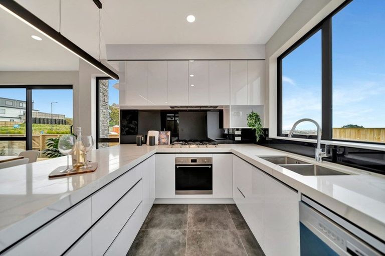 Photo of property in 1 Verdant View Avenue, Flat Bush, Auckland, 2019