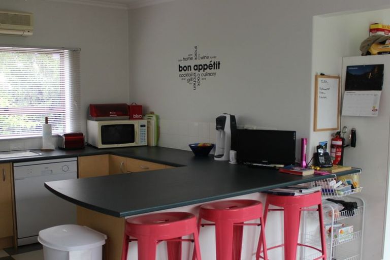 Photo of property in 30 Augustus Street, Carterton, 5713