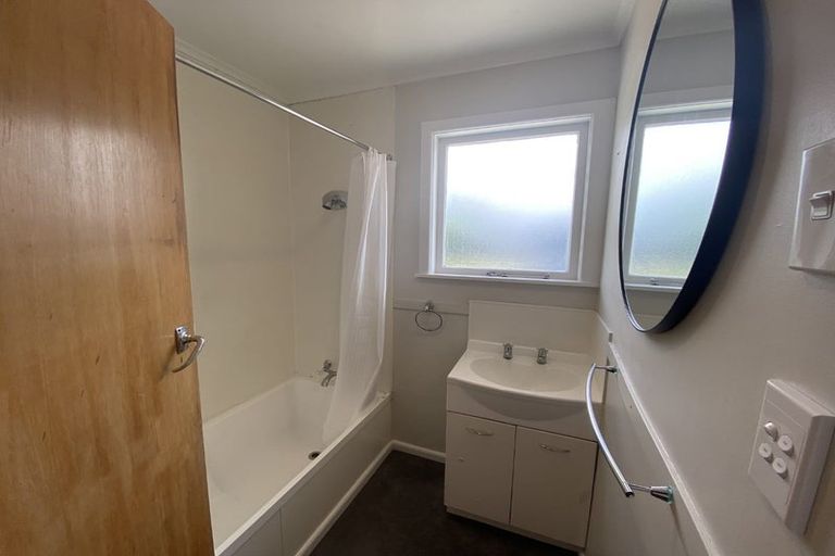 Photo of property in 24 Merton Crescent, Pirimai, Napier, 4112