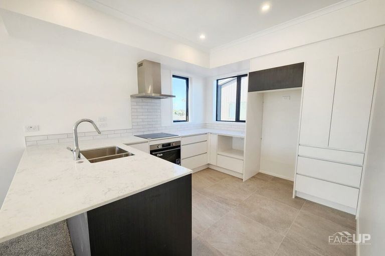 Photo of property in 8 Rahopuru Road, Westgate, Auckland, 0614