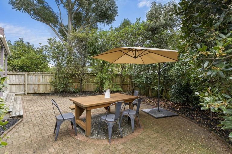 Photo of property in 8/390 West Coast Road, Glen Eden, Auckland, 0602