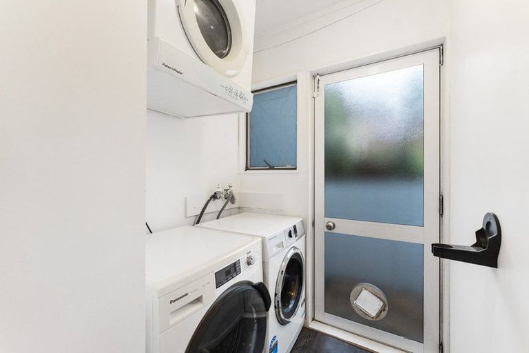 Photo of property in 33a Lilburn Crescent, Massey, Auckland, 0614