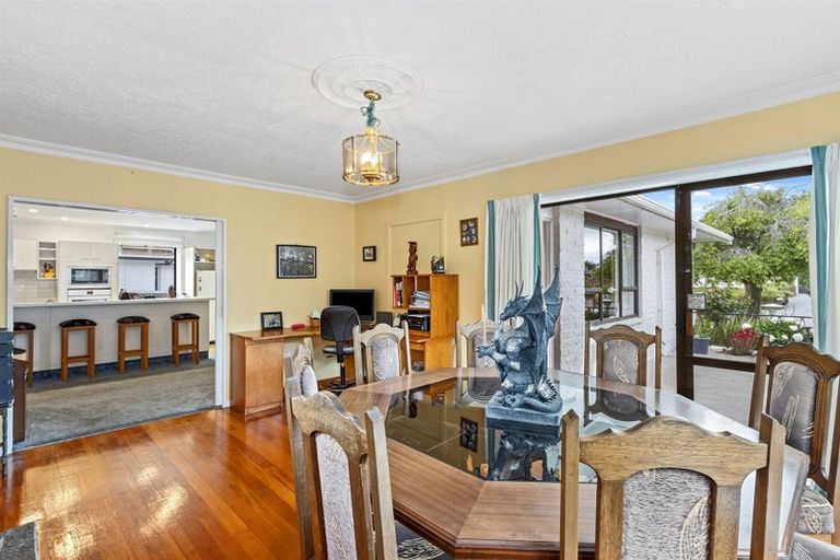 Photo of property in 12 Fairmont Place, Hornby, Christchurch, 8042