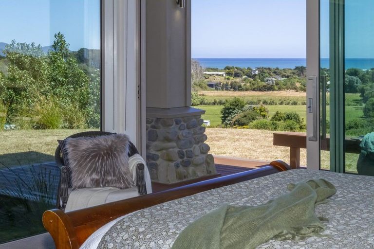 Photo of property in 187 Peka Peka Road, Peka Peka, Waikanae, 5391