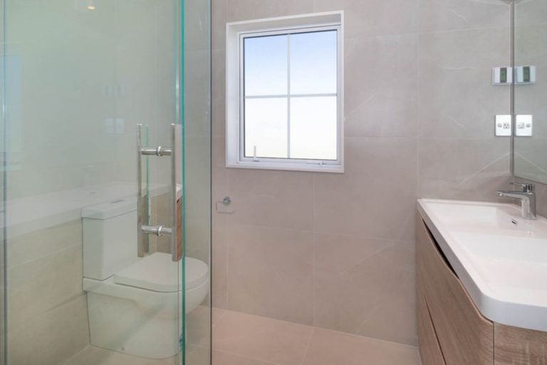 Photo of property in 31 Takurua Terrace, Orewa, 0931