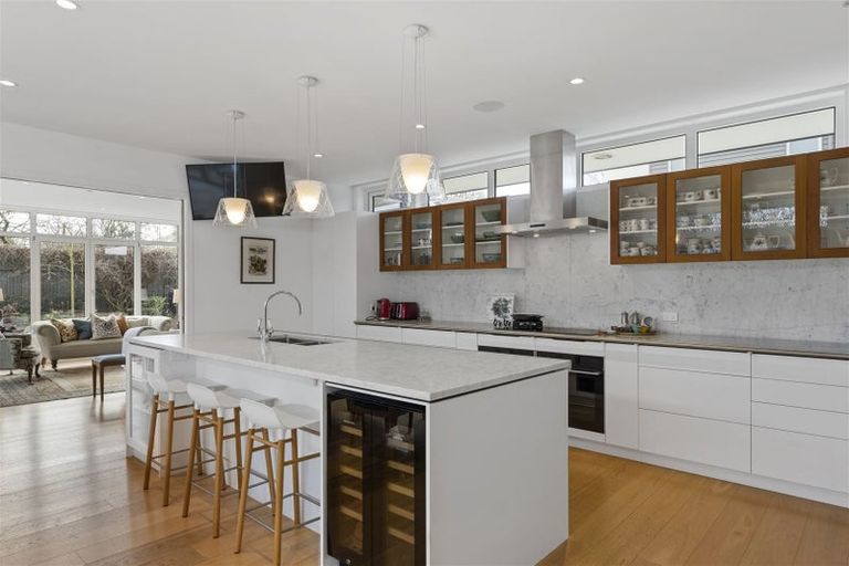 Photo of property in 62a Holly Road, St Albans, Christchurch, 8014