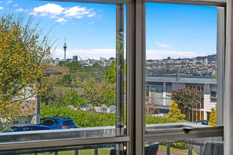 Photo of property in 20 Chatswood Grove, Chatswood, Auckland, 0626