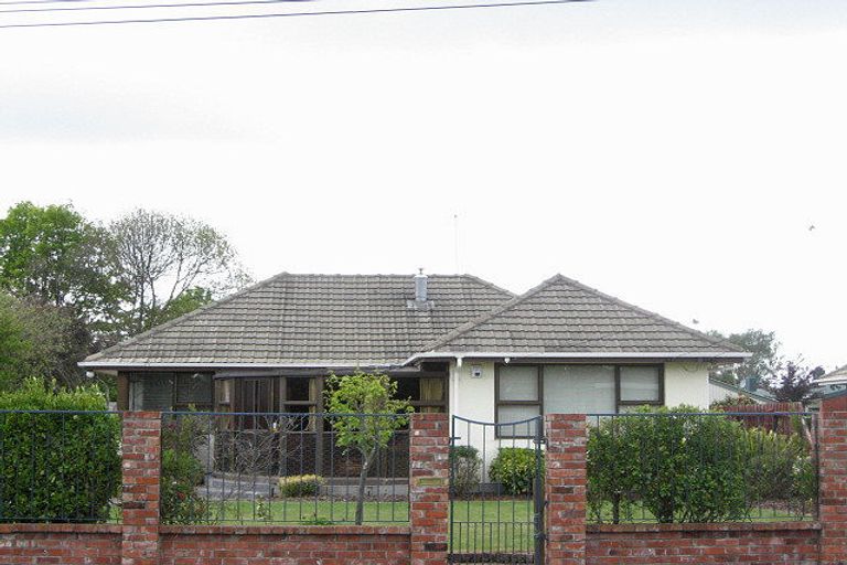 Photo of property in 12 Fatima Street, Redwood, Christchurch, 8051