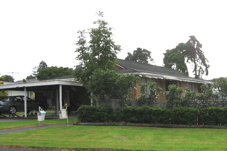 Photo of property in 2/22 Eyre Street, Henderson, Auckland, 0612