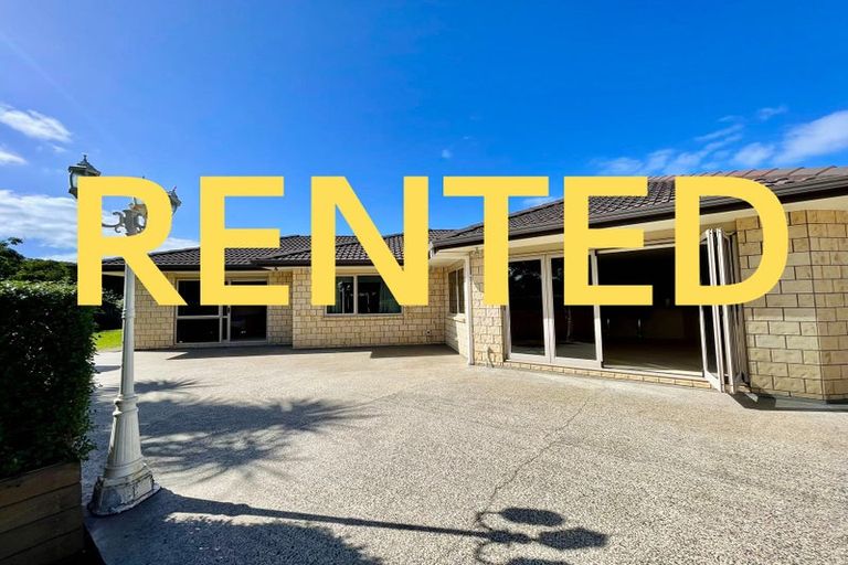 Photo of property in 11 Schopolo Place, Schnapper Rock, Auckland, 0632