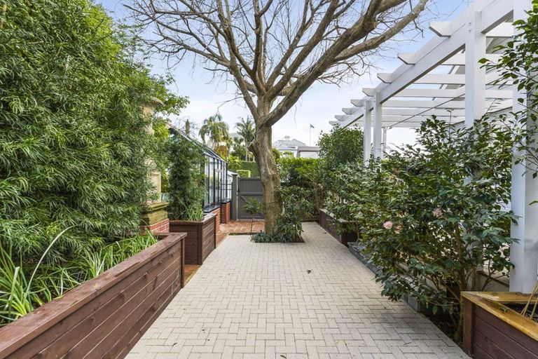 Photo of property in 86 Sarsfield Street, Herne Bay, Auckland, 1011