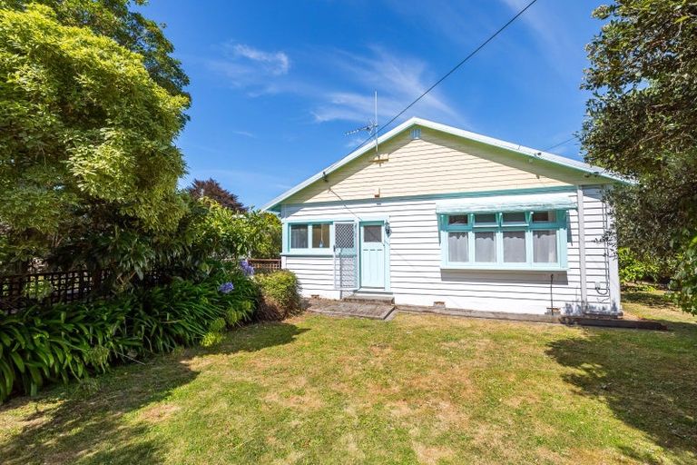 Photo of property in 20 Bell Street, Featherston, 5710
