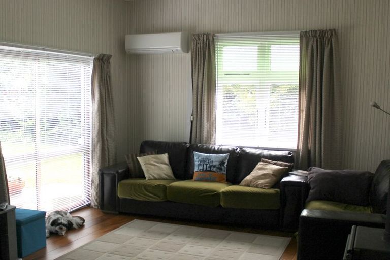 Photo of property in 30 Augustus Street, Carterton, 5713