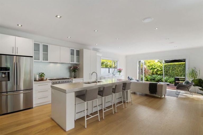 Photo of property in 131c Kowhai Road, Mairangi Bay, Auckland, 0630