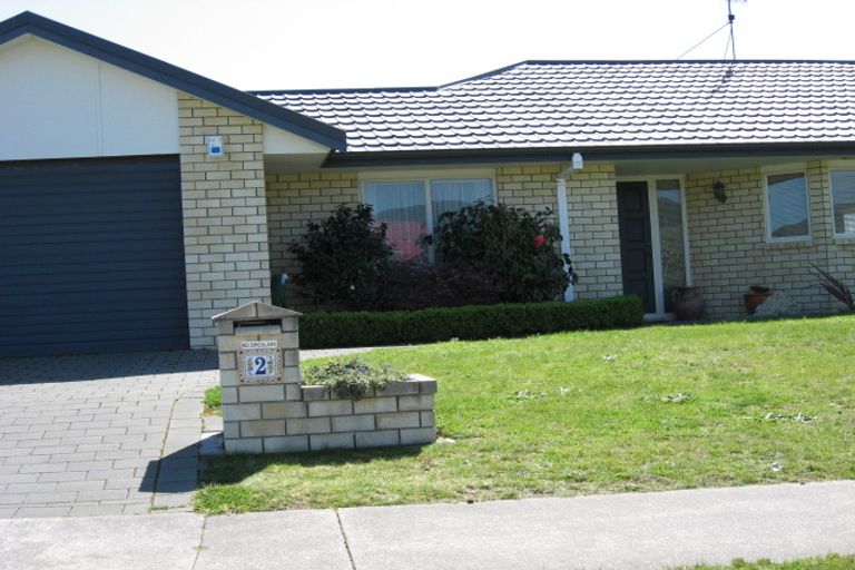 Photo of property in 2 Crown Hill, Paraparaumu, 5032