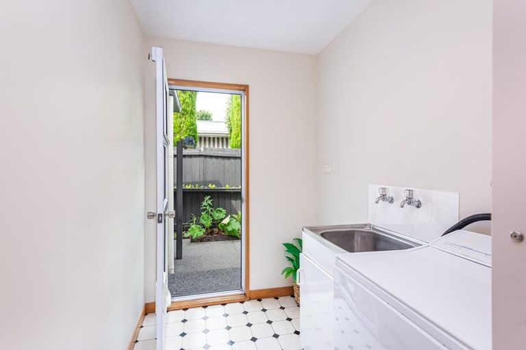 Photo of property in 2/38 Dover Street, St Albans, Christchurch, 8014