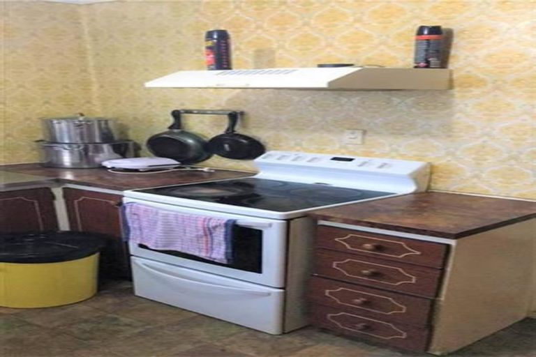 Photo of property in 77a Russell Road, Manurewa, Auckland, 2102