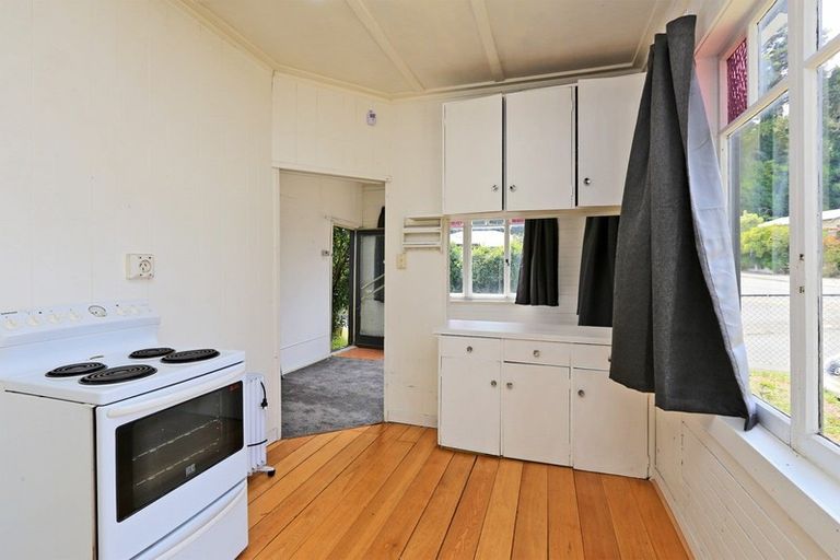 Photo of property in 80 Shakespeare Road, Bluff Hill, Napier, 4110