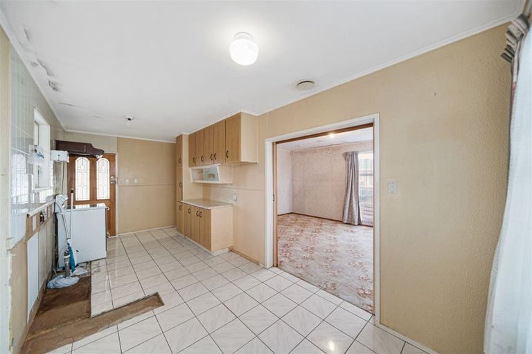 Photo of property in 21 Convair Crescent, Mangere, Auckland, 2022