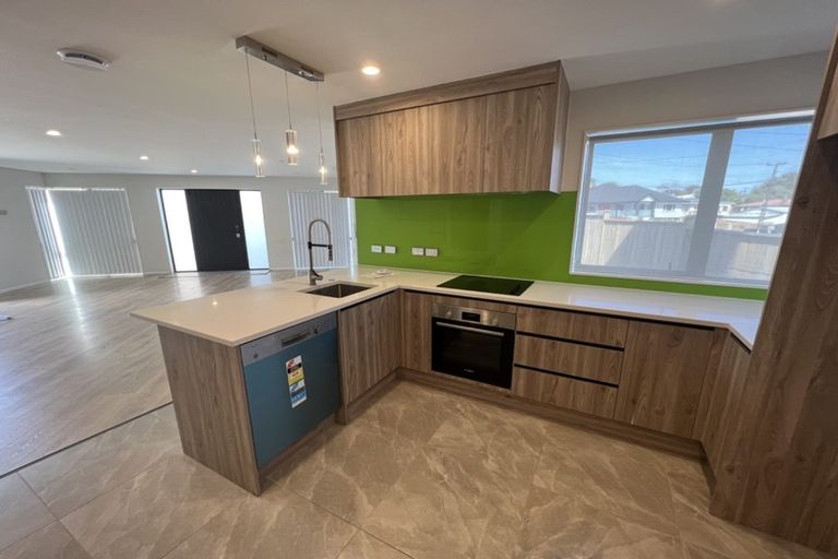 Photo of property in 9a Pah Road, Cockle Bay, Auckland, 2014