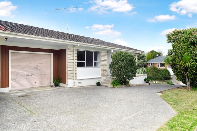 Photo of property in 1/38 Divich Avenue, Te Atatu South, Auckland, 0610