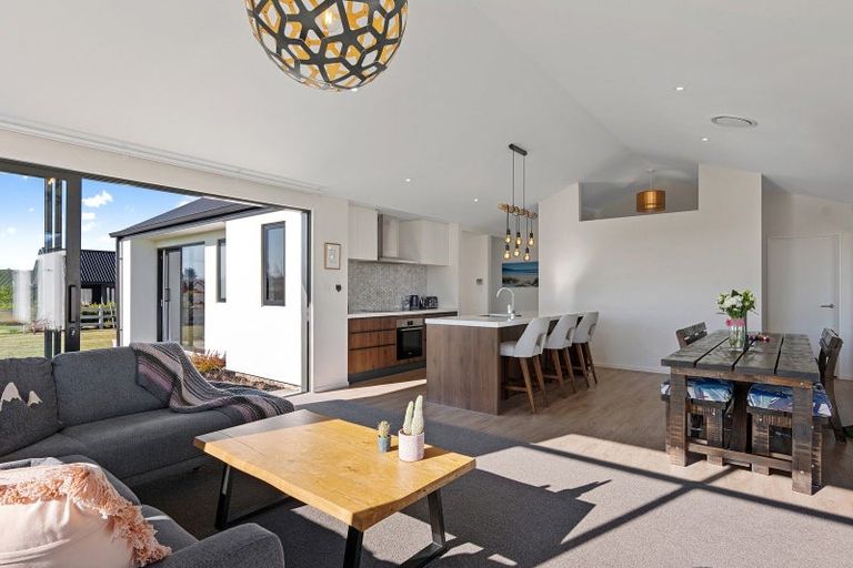 Photo of property in 37 Silver Peaks Drive, West Melton, 7618