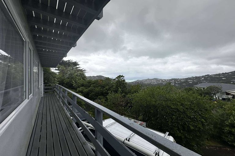 Photo of property in 1/3 Jerome Way, Crofton Downs, Wellington, 6035