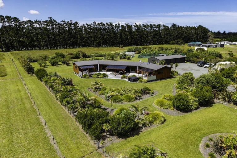 Photo of property in 4037b Far Road North, Pukenui, 0484