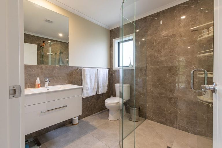 Photo of property in 11 Rathbone Street, Waipawa, 4210