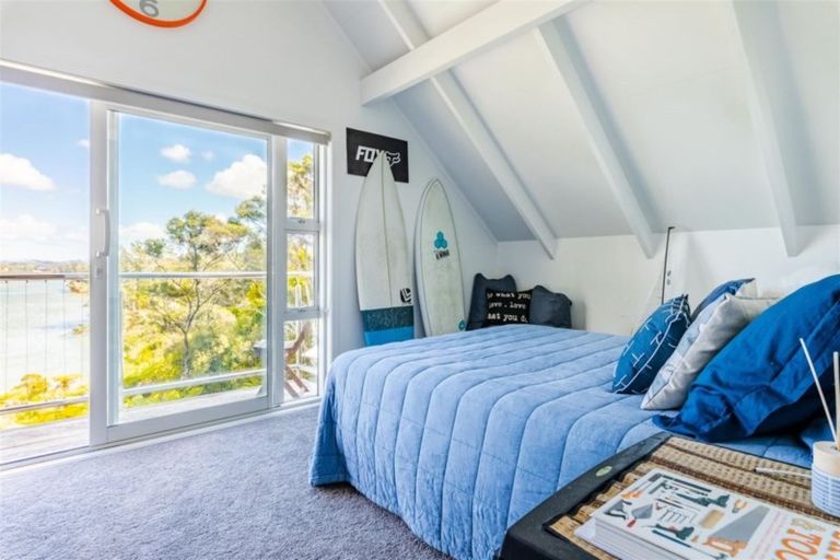 Photo of property in 41 Chatham Avenue, Paremoremo, Auckland, 0632