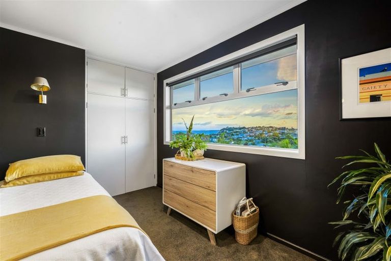 Photo of property in 1100a Whangaparaoa Road, Tindalls Beach, Whangaparaoa, 0930