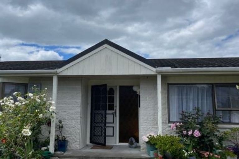 Photo of property in 1a Awanui Drive, Waikanae, 5036